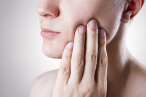 Licorice-Based Gargle Juice Effectively Reduces Pain and Increases Healing of Aphthous Ulcers
