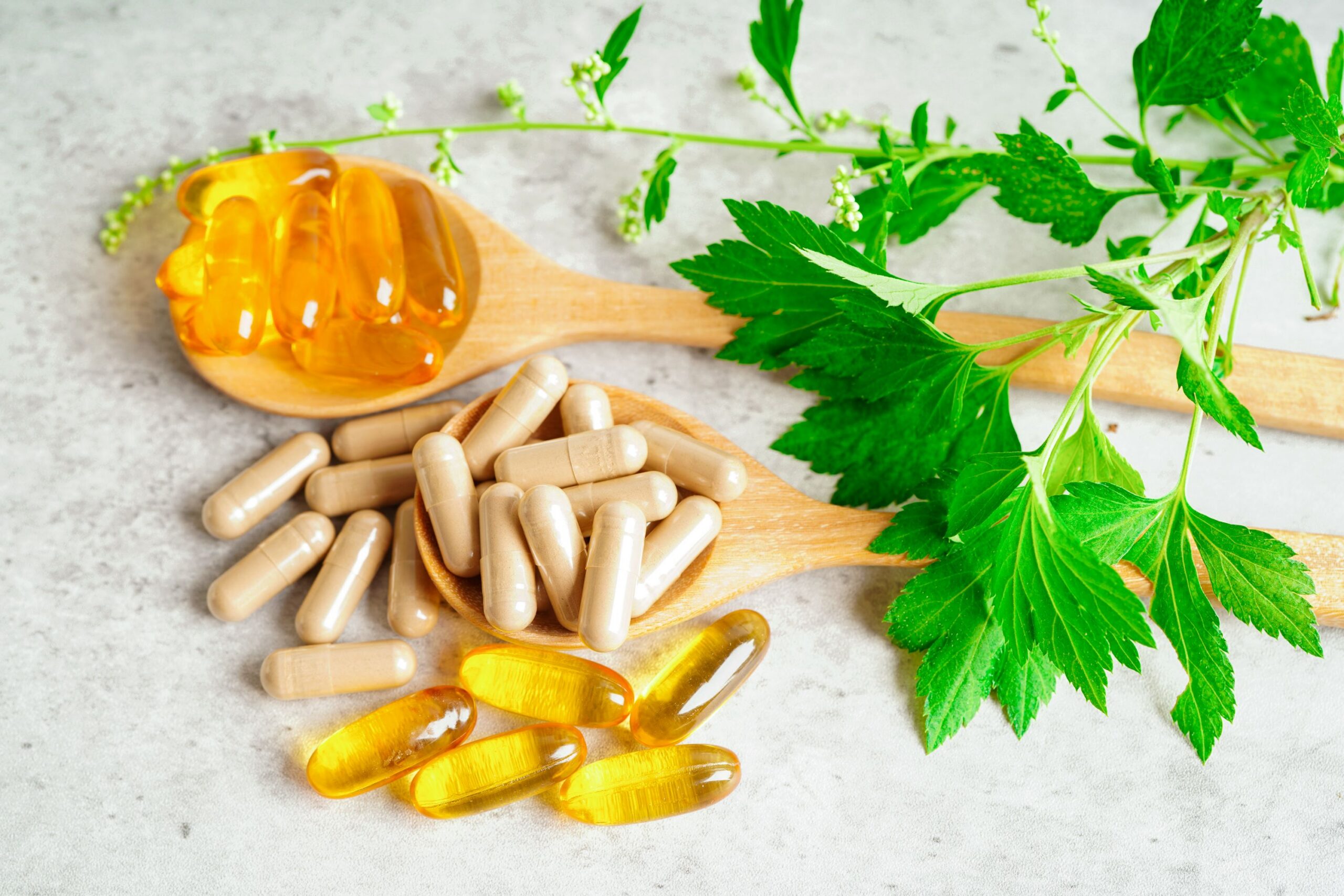 herbs and capsules