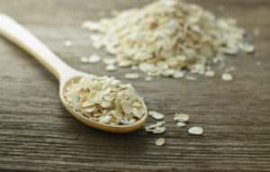 spoon with oats
